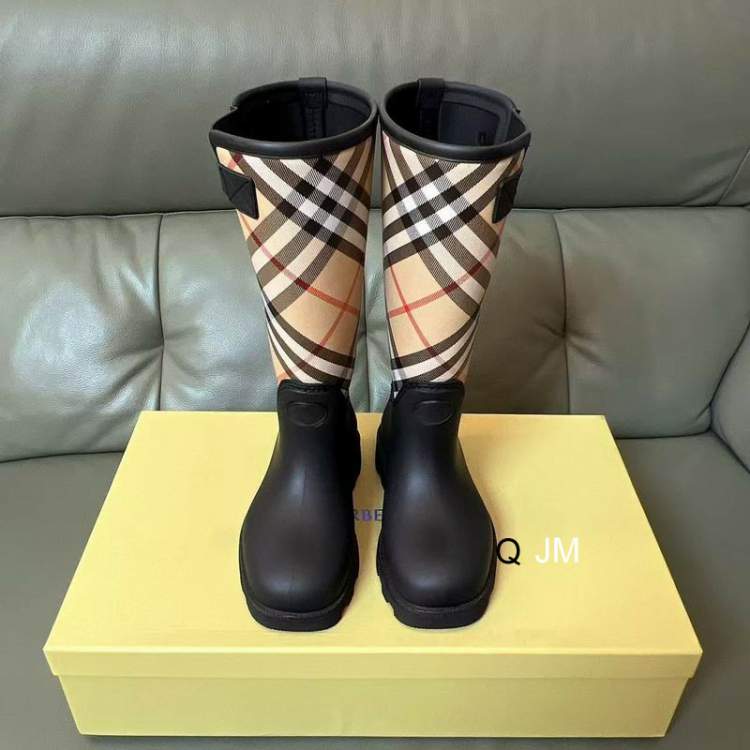 Picture of Burberry Shoes _SKUBurberrysz35-40JM03011902